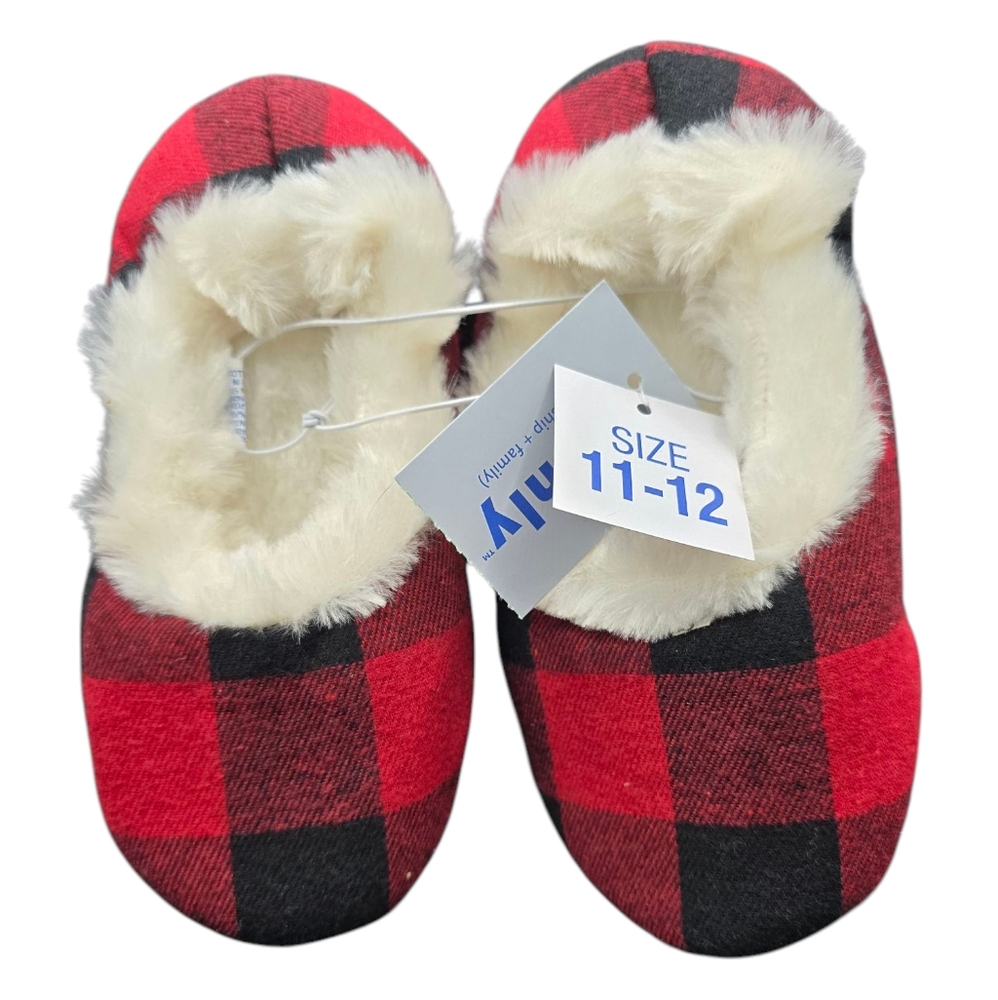 New With Tags Youth Size 11/12 Grippy Slipper Shoes Black & Red Checked Pattern